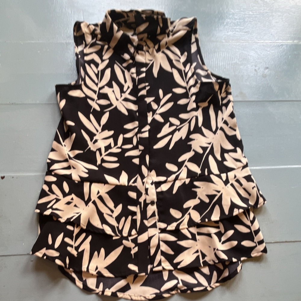 Simply Vera Vera Wang Womens XS Black Beige Leaf Print Ruffle Button Blouse